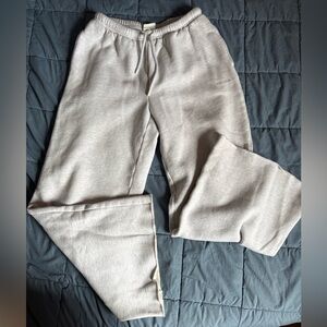 Aritzia Light Gray Sweatfleece Joggers